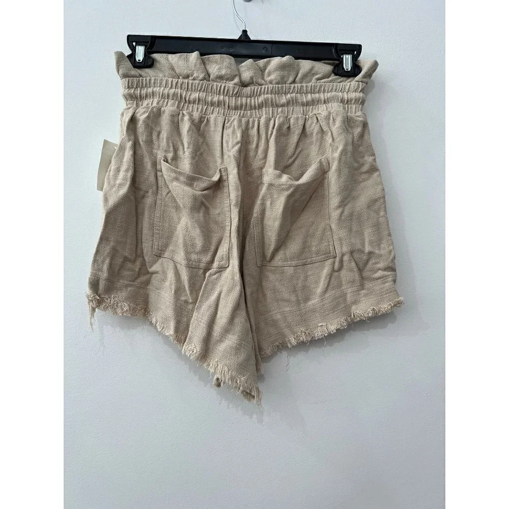 NWT BLANKNYC Size M AWAY FROM HERE SHORT beige color MSRP $68
